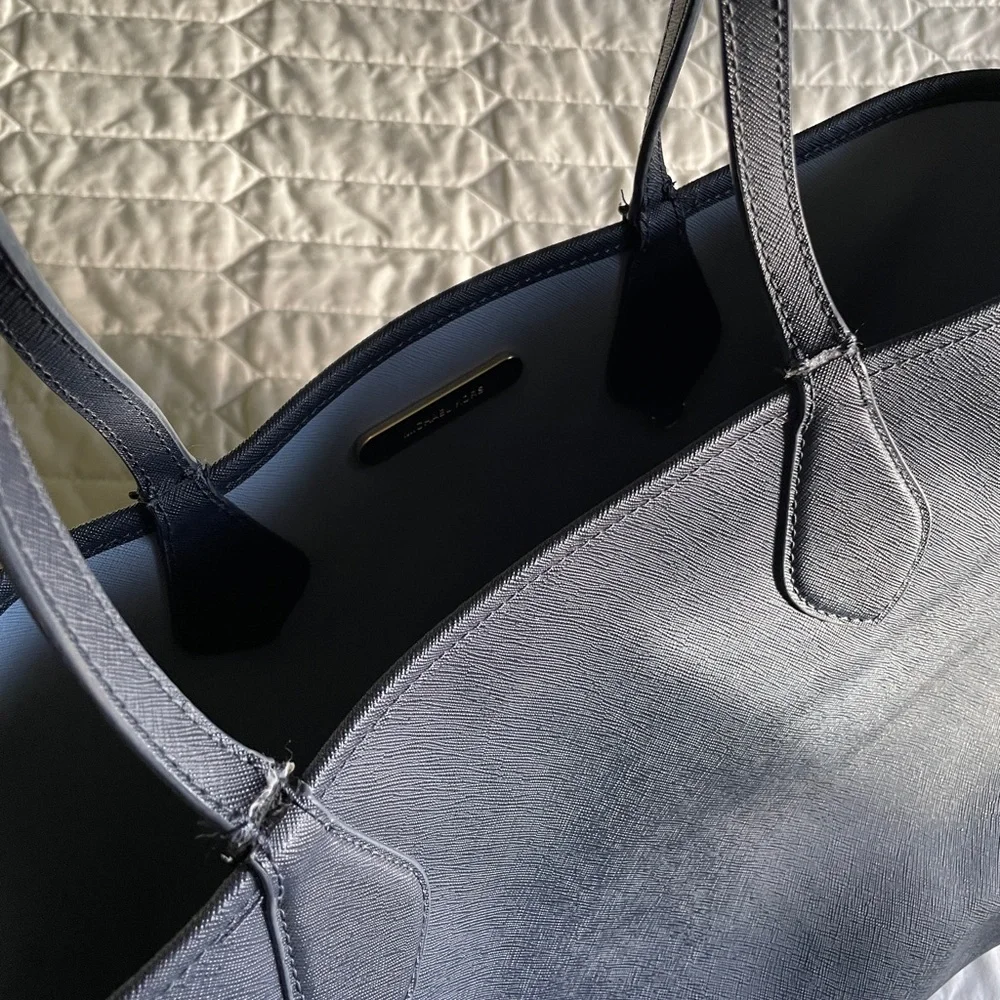 Michael Kors Leather Tote Bag Dark Blue - Picture 5 of 7